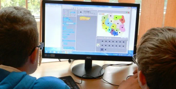 ¿Cuántos hogares en Ecuador pueden tener clases virtuales? Respuesta corta: no muchos